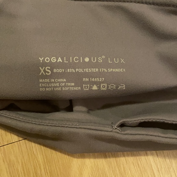 Yoga pants - Picture 3 of 3